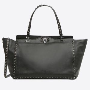 Valentino Garavani Rockstud Noir Medium Tote